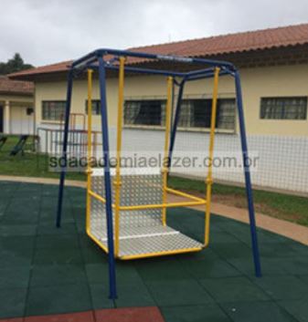 balanço infantil adaptado para cadeirante em aço inox